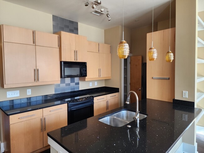 Building Photo - 801 N 4th St Unit Modern Baking Building