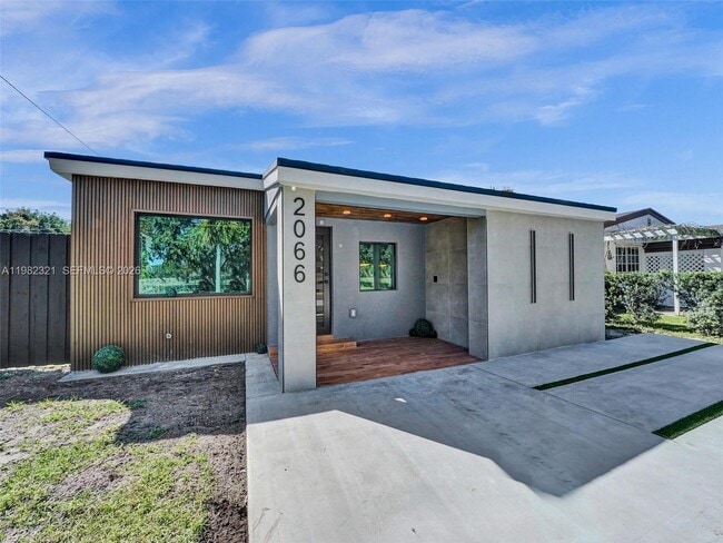 Photo - 2066 NE 174th St