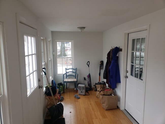 Photo - 930 W Shore Rd