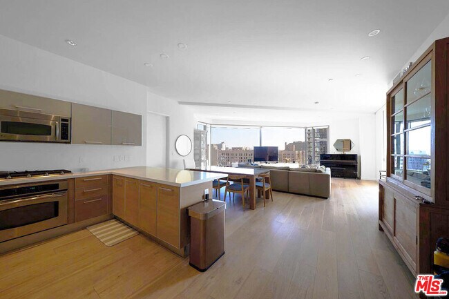 Photo - 801S S Grand Ave Unidad 1207 Rental