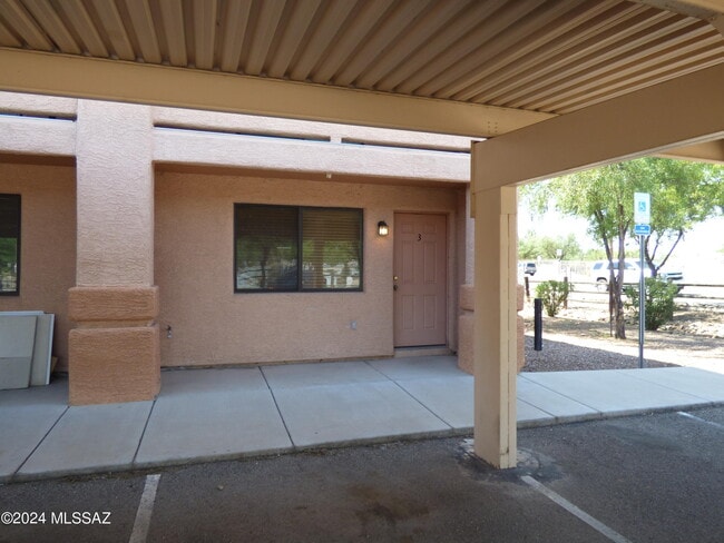 Photo - 1077 N Riverside Dr Unit 3