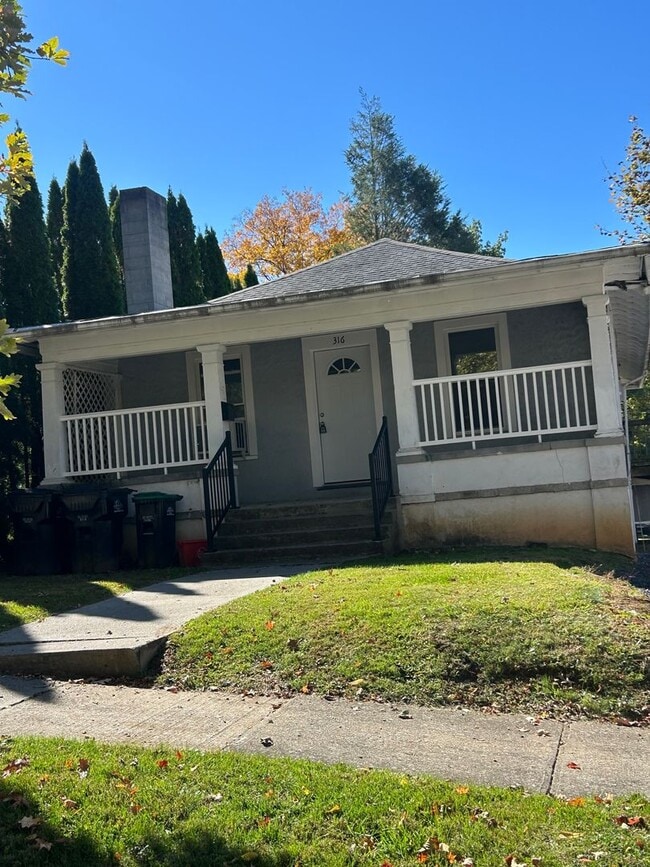 Building Photo - Charming 3-Bed, 1-Bath Home on Gill Street...