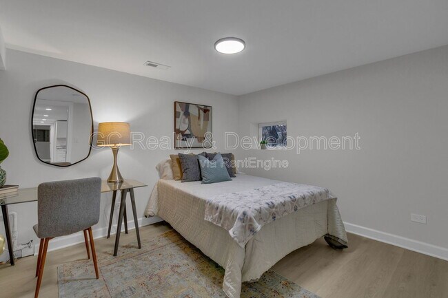 Photo - 6304 N Troy St Unit G