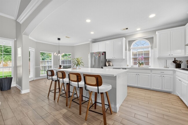 Building Photo - 25214 Evergreen Bend Dr