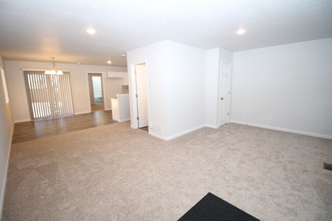 Photo - 943 E Moreno Ave