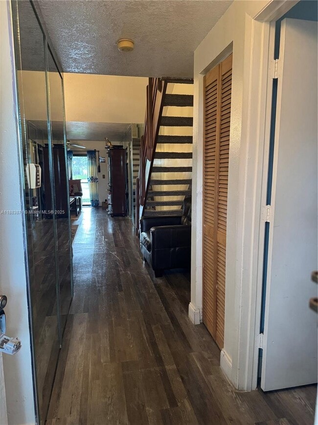 Building Photo - 6981 SW 36th Dr Rental