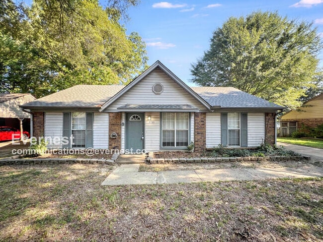 Building Photo - 3760 Heathcliff Dr Rental