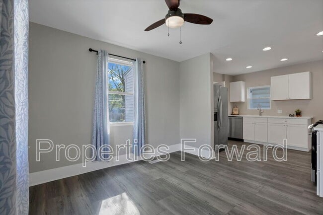 Photo - 533 E Jenkins Ave