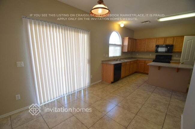 Photo - 8928 W Watkins St