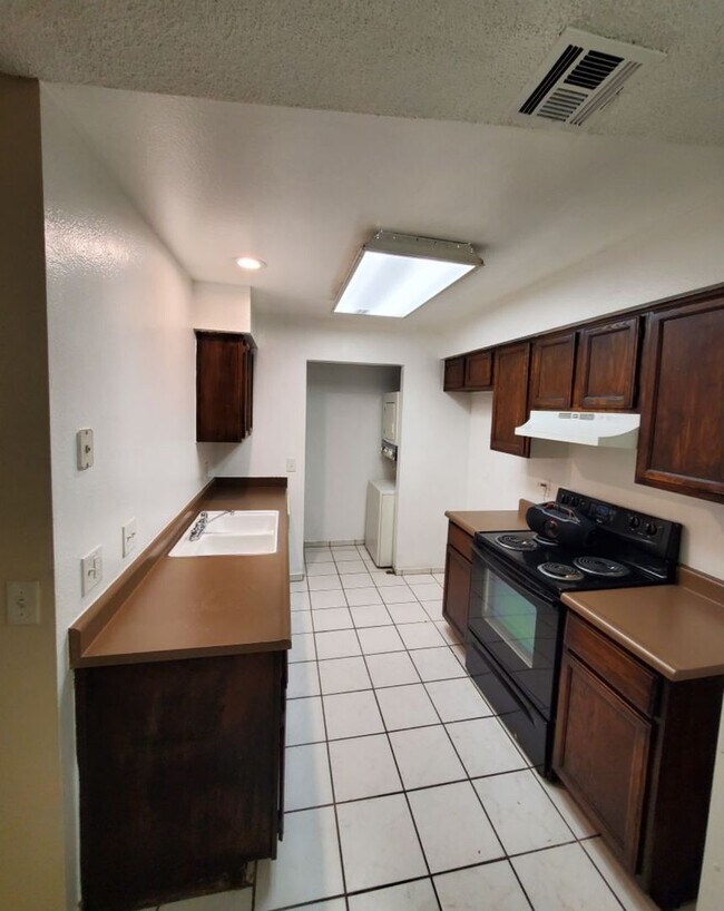 Photo - 2 BEDROOMS 1 BATHROOMS HOUSE AVAILABLE FOR...