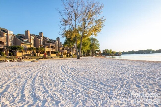 Photo - 646 Portside Dr