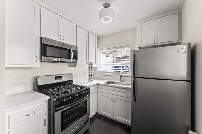 Photo - 4104 E 7th St Unidad 7