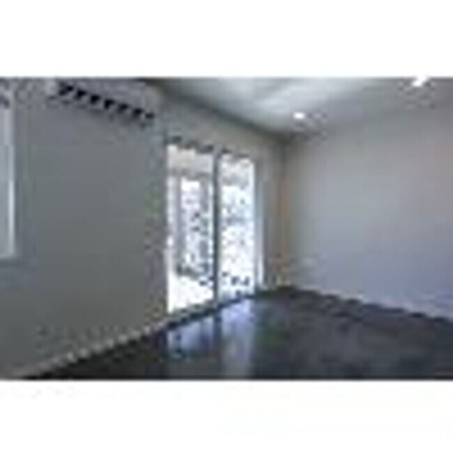 Photo - 8571 Spouse Dr Unidad #A