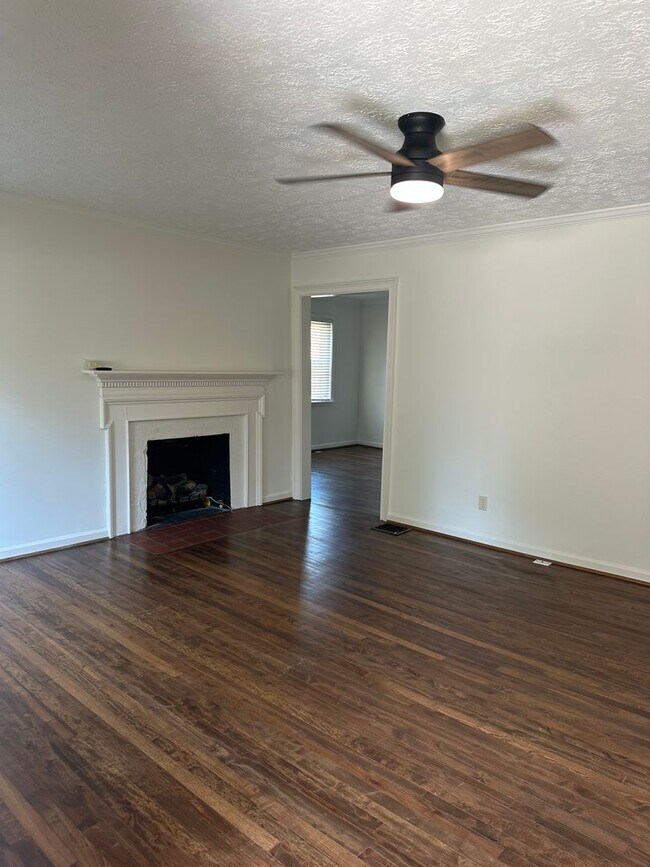 Photo - 2 Bedroom Cottage in Gainesville!