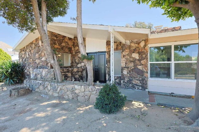Building Photo - 20450 College Blvd