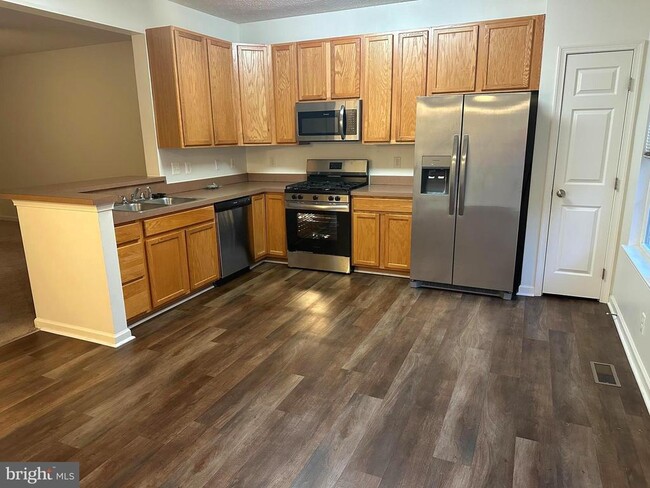 Building Photo - 7216 Mockingbird Cir Rental