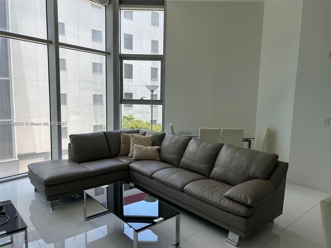 Photo - 851 NE 1st Ave Unit 411