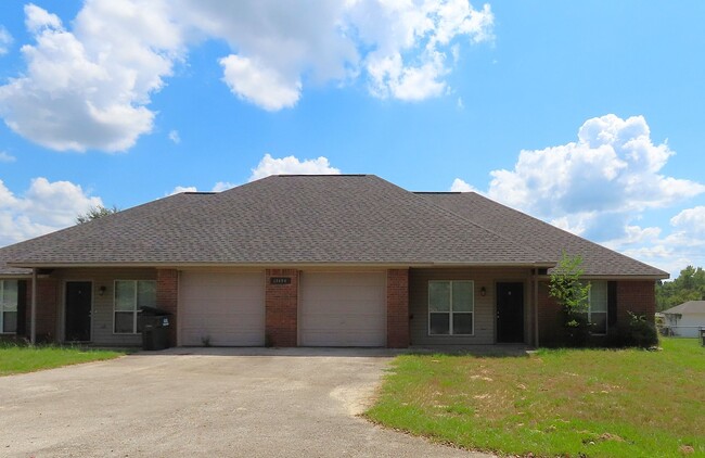 Lindale ISD! Beautiful 3 Bedroom, 2 Bath D... - Lindale ISD! Beautiful 3 Bedroom, 2 Bath D... House