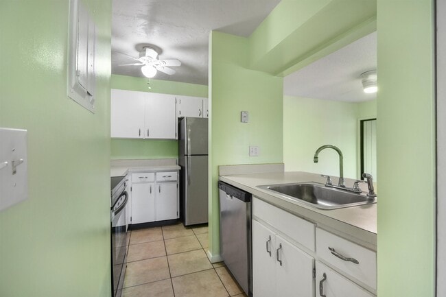 Photo - 20 Alcira Ct