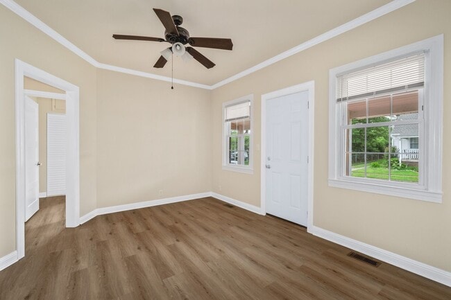 Photo - Charming Cottage in sought after Old Hicko...