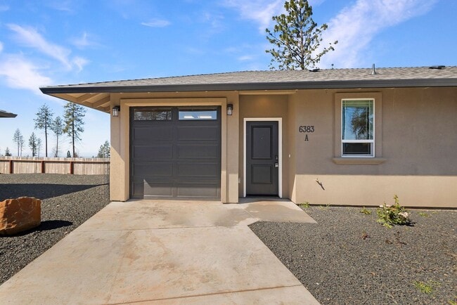 6377 Oak Way Unidad B