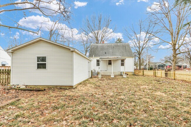 Photo - 502 E Washington St