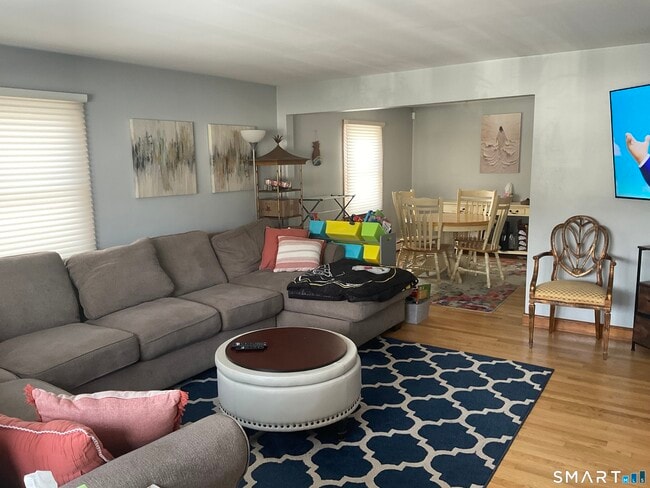 Photo - 83 D'Eramo Pl