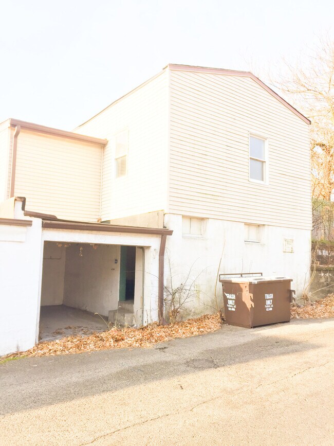 Photo - 2 Bedroom 1 Bathroom Home! Attached Garage!