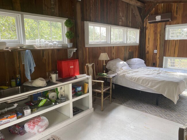 Photo - 10518 Signal Hill Rd Unidad Cabin-B