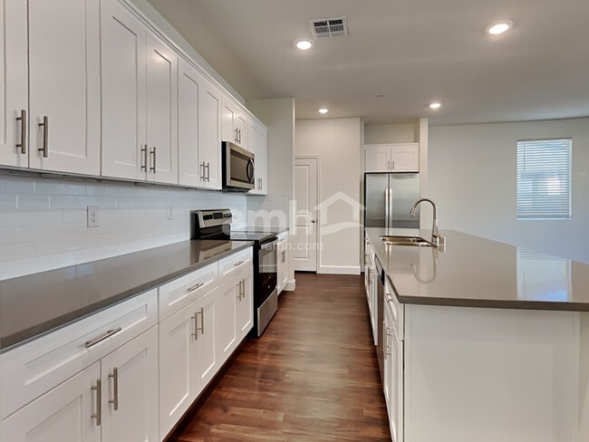 Photo - 296 Austin Bellerose Pl