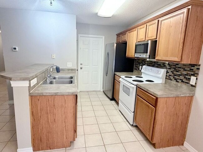 10608 Wilderness Ln