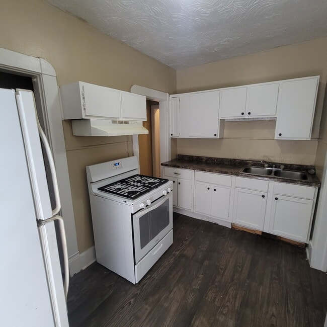 Westside 2BR Top-Floor Duplex