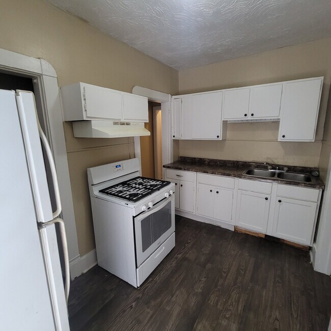 Photo - Westside 2BR Top-Floor Duplex