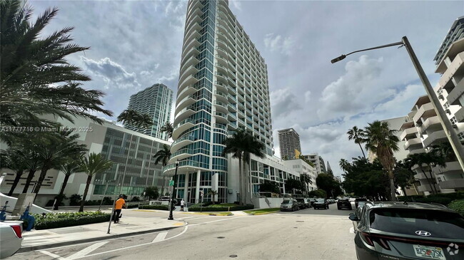 Building Photo - 480 NE 30th St Unit 1603 Rental