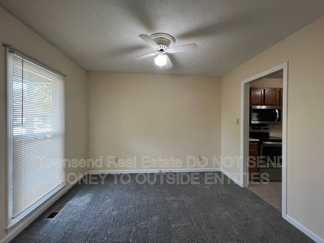 Photo - 5038 Linton Hall Rd
