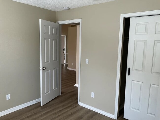 Photo - 1624 Elmstead Ct