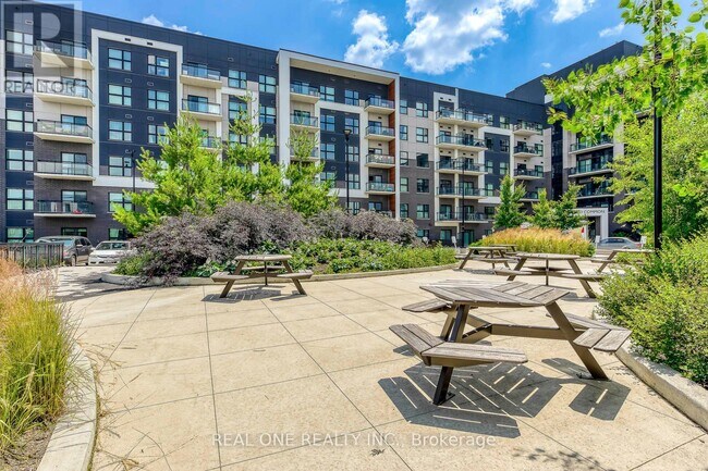 Photo - 128 Grovewood Common Unité 533