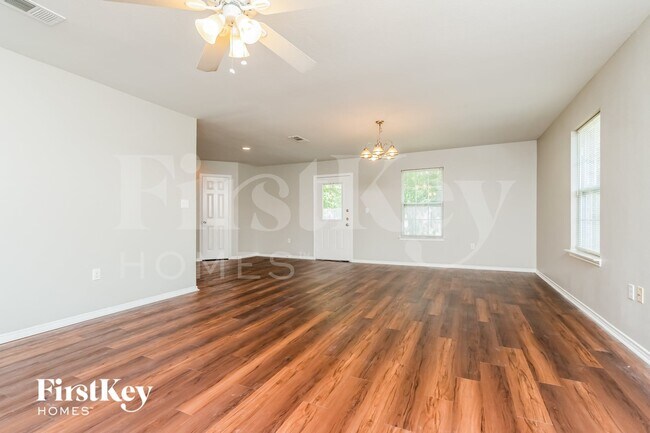 Photo - 15639 Danson Dr