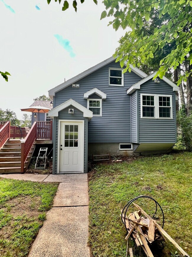 Photo - 701 Lovely St