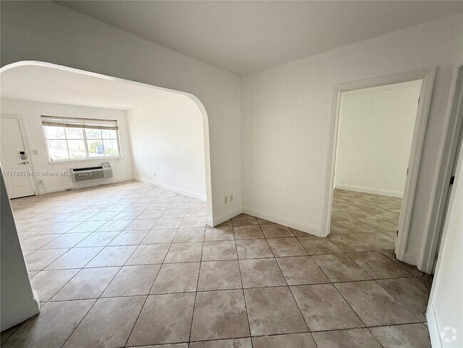 Building Photo - 503 75th St Unit 505 Rental