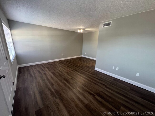 2605 NW 135th St Unit 107