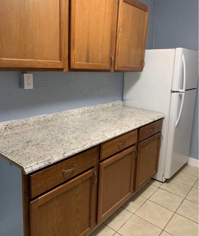 Photo - 302 W Wood St