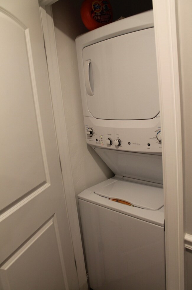 Photo - 32 Circuit St Unit 1