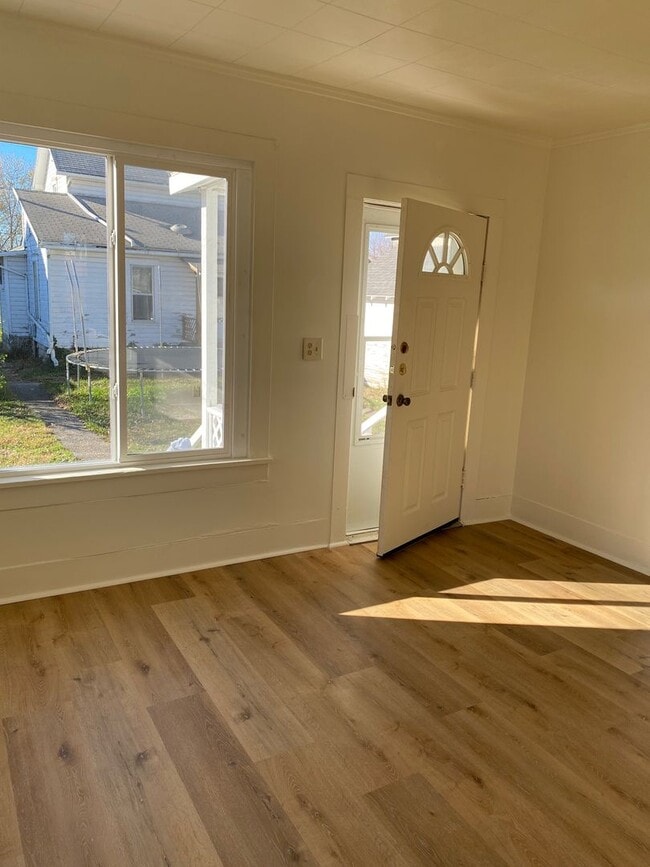 Photo - 588 Oak St Unit Rear