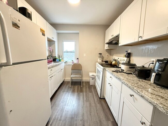 Building Photo - 57 Bennington St Unit #4