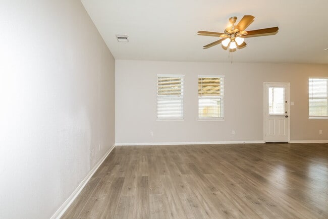 Photo - 28009 Irving Dr