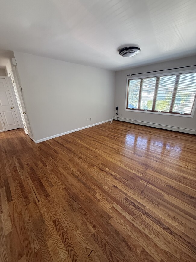 Building Photo - 117 Jefferson Ave Unit 117