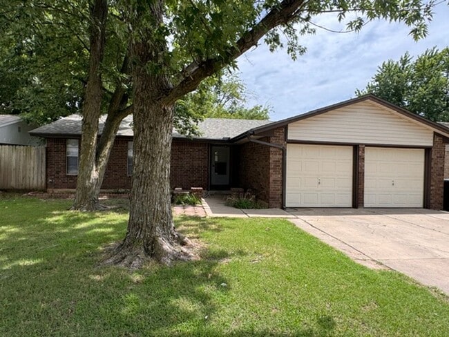 Building Photo - All brand new inside! A true 4 bedroom in Moore Schools, no carpet, All luxury vinyl plank!