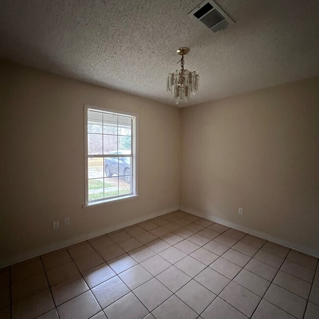 Photo - 161 Pinehill Mnr