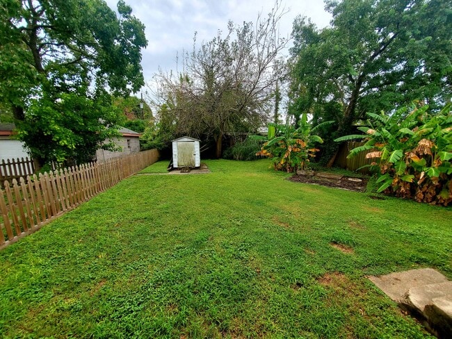 Photo - Large one story 3 bedroom Victorian cottage